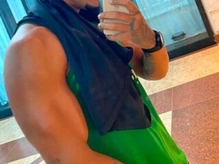 Ryan Dot 22's Profile Picture