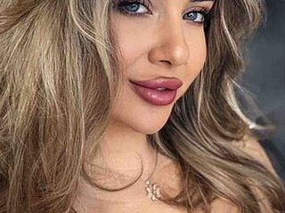 EmaRose's Profile Picture