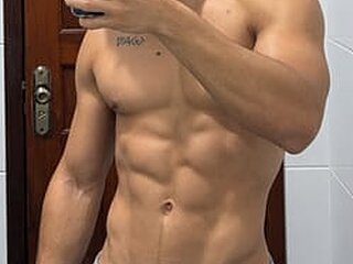 Lewis Castro's Profile Picture