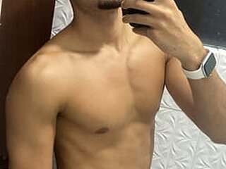 Tiee's Profile Picture